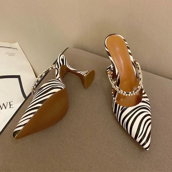 Zebra Print Discounted Pointed Toe Black and White Mules Sandals Shoes Size 7 - Picture 9 of 13
